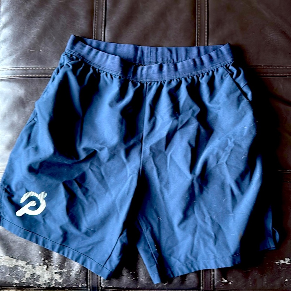 Men’s Nike Dri-Fit Peloton branded lined shorts - size L